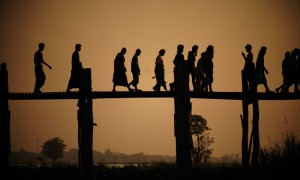 Myanmar’da Irkçılık Yasalarla Destekleniyor