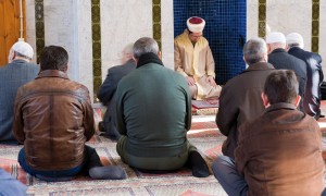 Cami İmamı Sınır Dışı Edildi