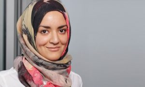 “Bireyler Dinî Sembollerden Sıyrılmaları Gereken Kamu Binaları Değil.”