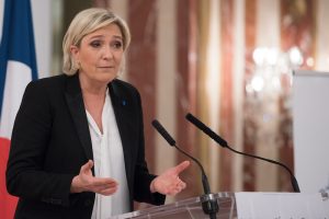 Marine Le Pen, Cumhurbaşkanlığı Seçimi İçin Adaylığını Açıkladı