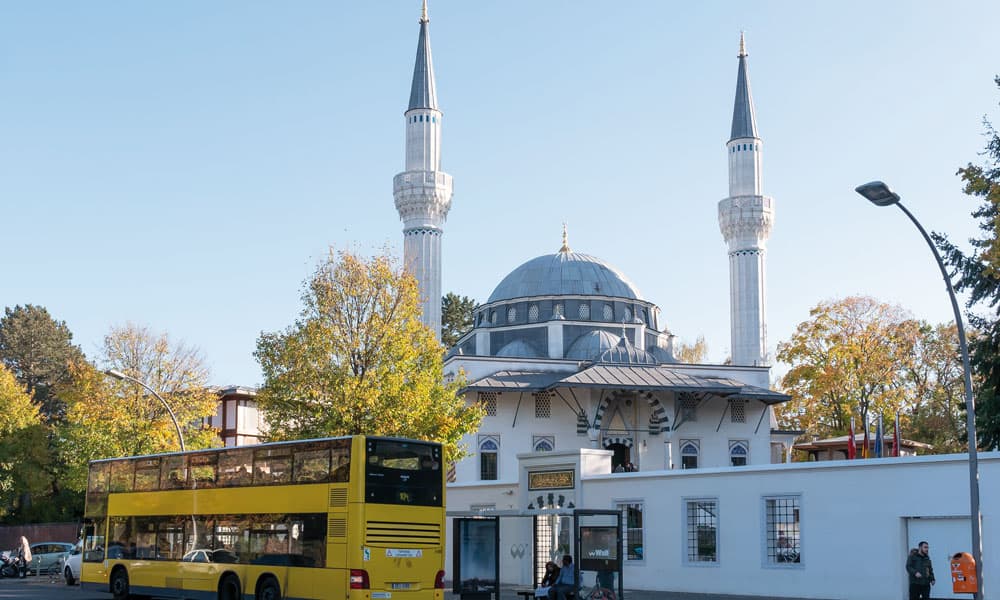Avrupa’da Ezan: Bir Çatışma Kaynağı Mı, Yoksa Dinî Çoğulculuğun Göstergesi Mi?