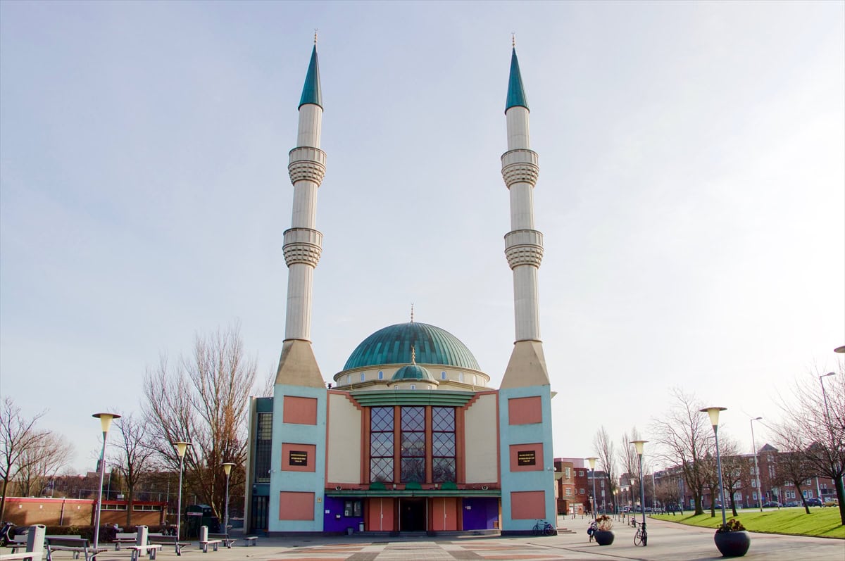 hollanda cami saldırıları