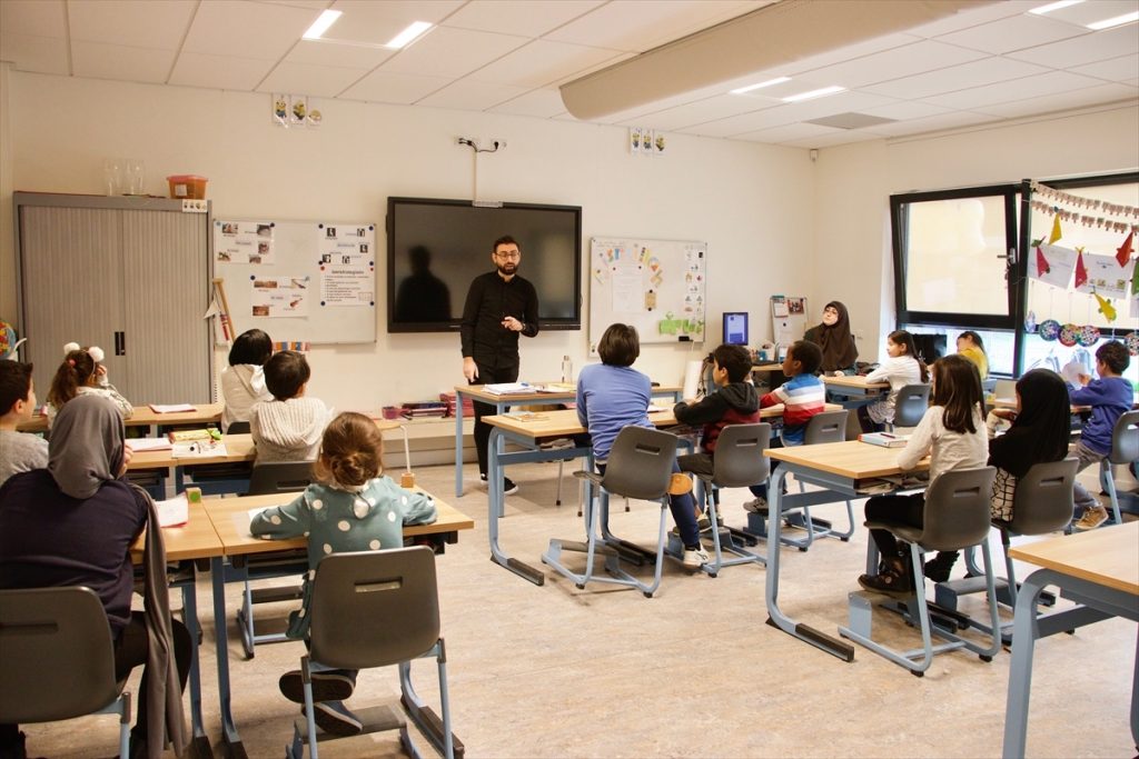 Hollanda’da İslam Okulları 5 Yıldır En Başarılı Eğitim Kurumları