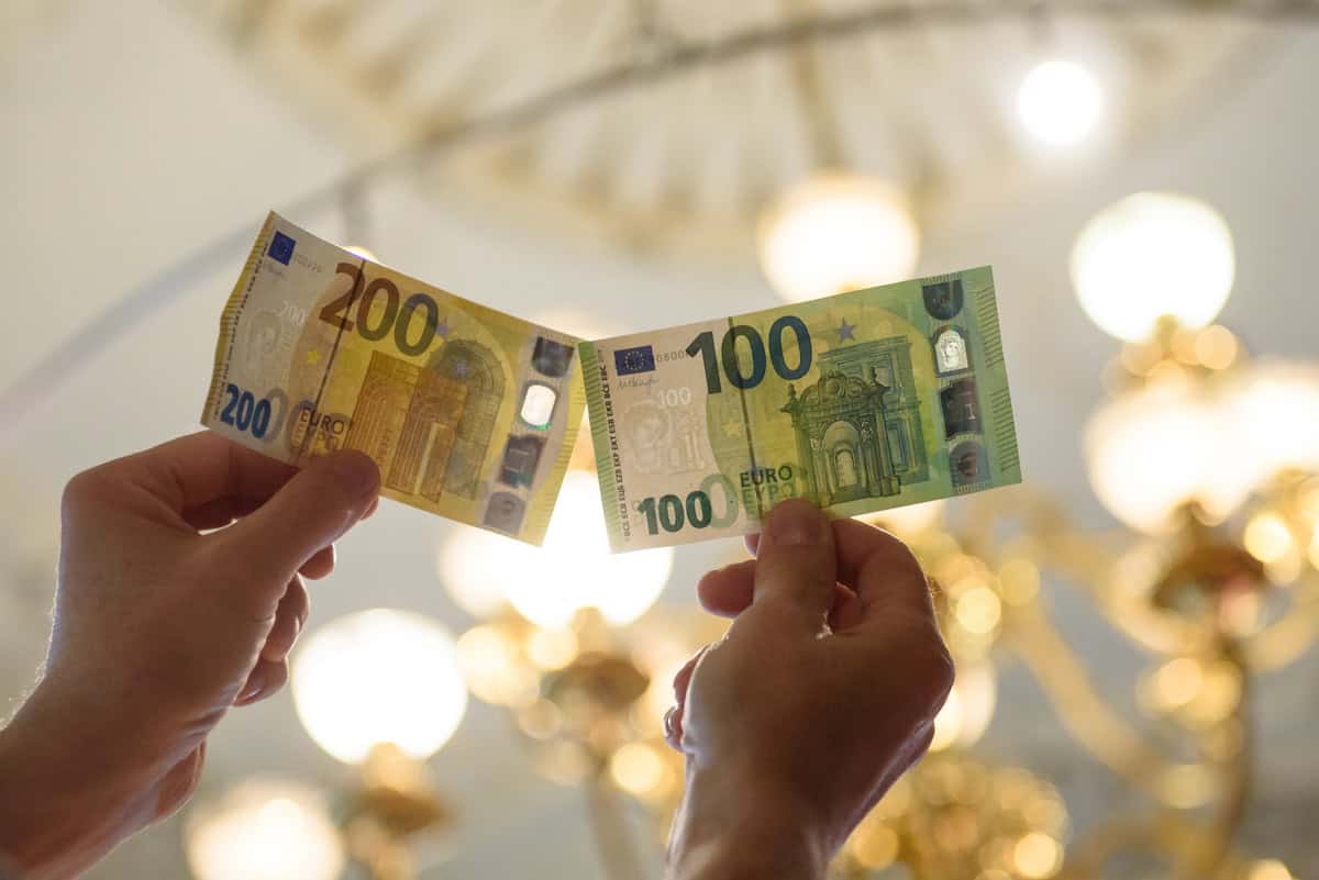 Yeni 100, 200 Euro