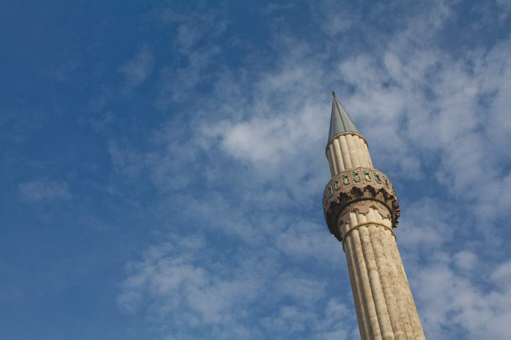 Kimlik ve Öncü Kültür Tartışmaları Ekseninde Cami Mimarisi