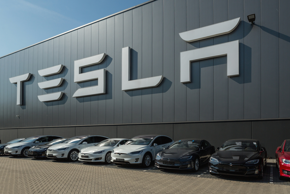 Tesla, Irkçılık Nedeniyle 137 Milyon Dolar Tazminat Ödemeye Mahkum Edildi