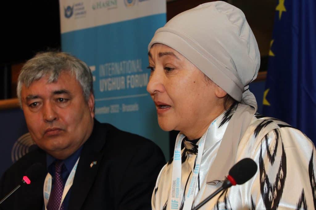 Çin İşkence Kamplarının Şahidi: “Yaşamak İstemesem de Yaşıyorum”
