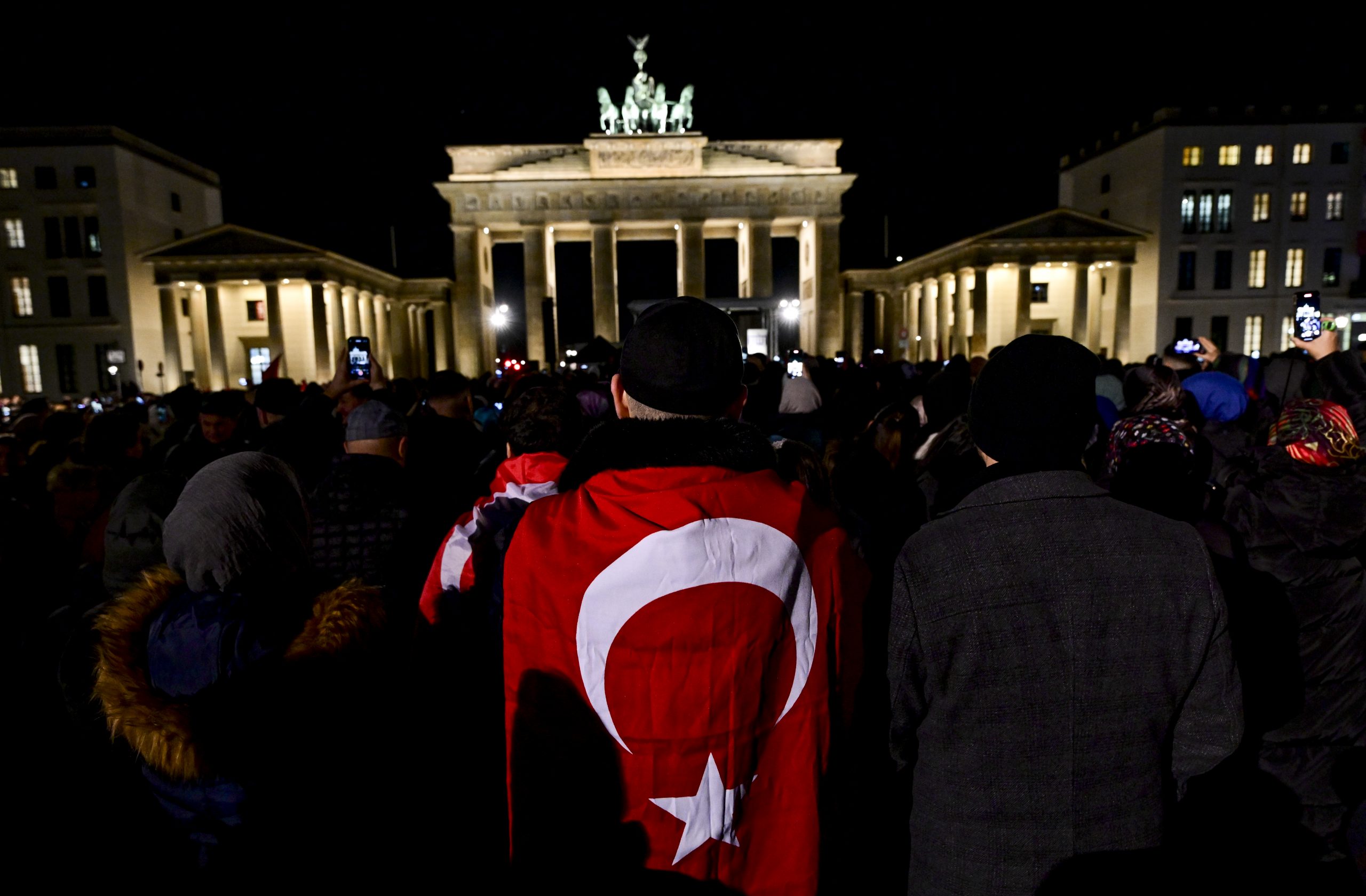Türkiye’deki Afet Sonrası Yurt Dışında Yaşayanların Empati Arayışı