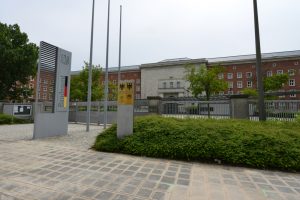 Müslümanlar Kamu İşlerine Başvurmaya Çekiniyor