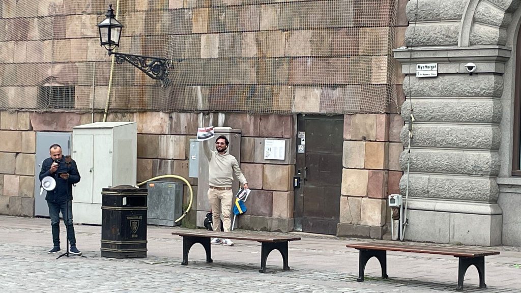 Danimarka Hükûmeti Kutsal Kitaplara Saldırıları Yasaklamaya Hazırlanıyor