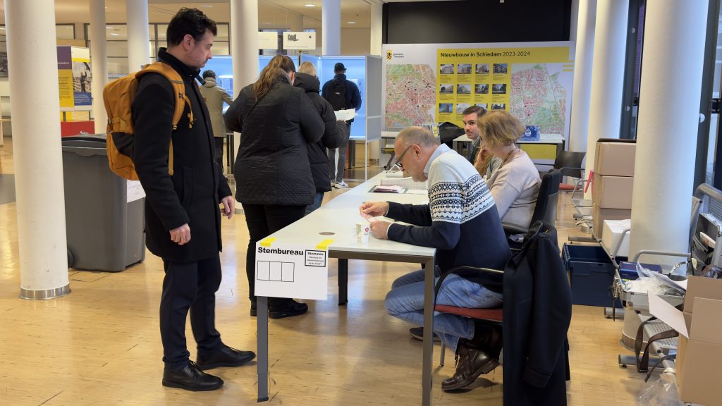 Sandığa Giden Hollanda’da Demokrasi İnancı Azalıyor