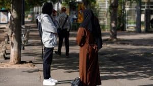 Abaya Yasağı Ayrımcılık mı, Yoksa Laiklik Göstergesi mi?