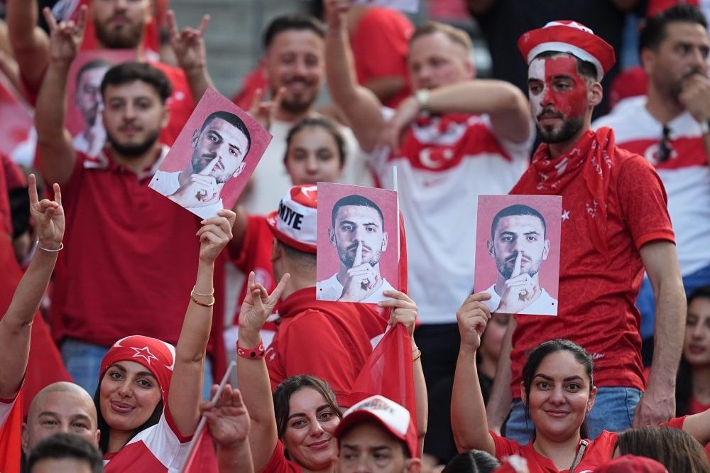 Almanya'da Bozkurt İşareti Neden Sorunlu?