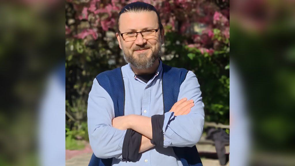 “Sanatçı, Asıl Sanatkâra Ulaşmak İçin Çaba Sarf Etmeli”