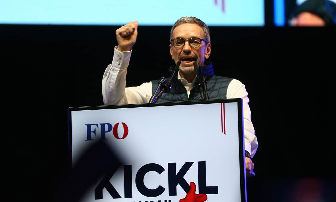 Avusturya'da 29 Eylül 2024'te yapılan genel seçim öncesi aşırı sağcı Avusturya Özgürlük Partisi (FPÖ), başkent Viyana'da son seçim mitingini düzenledi. Mitingde, aşırı sağcı FPÖ Genel Başkanı Herbert Kickl, taraftarlarına seslendi. | Fotoğraf: Anadolu Images
