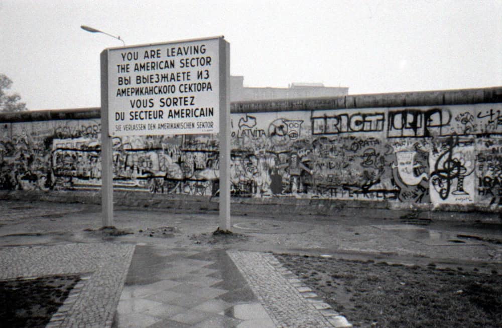 Soğuk Savaş’ın Betondan Sınırı: Berlin Duvarı Nedir?