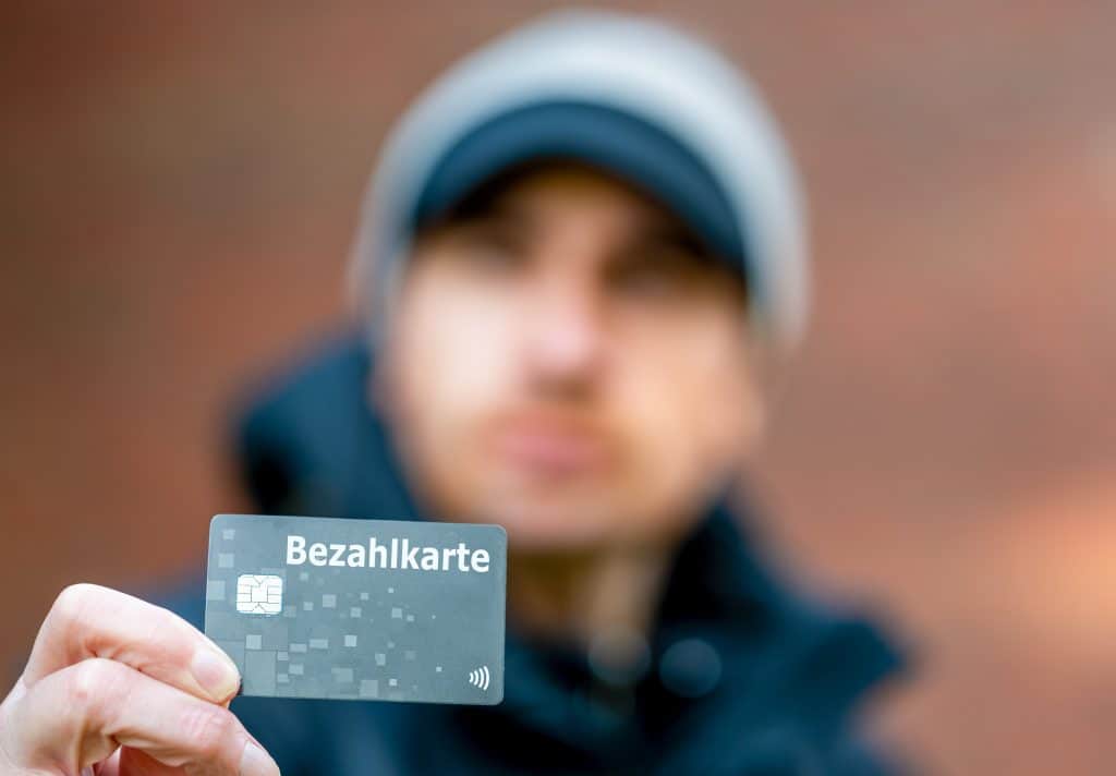 “Bezahlkarte” Uygulaması: Mültecilere Yönelik Yeni Bir Ayrımcılık mı?