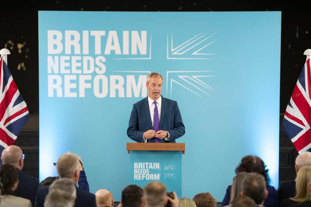 Birleşik Krallık, İngiltere'de yerel seçimlerinde galip gelmiş olan Reform UK lideri Nigel Farage konuşma yapıyor