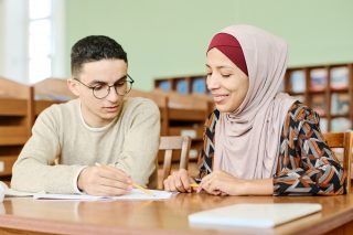 10 Yılın Ardından: Mülteciler Alman İş Gücü Piyasasına Tutundu