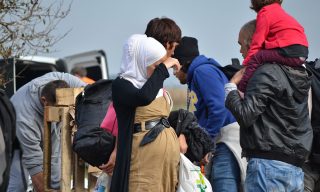 “Almanya’daki Mülteci Kadınlar Anneliği ve Doğumu Yük Altında Yaşıyorlar”