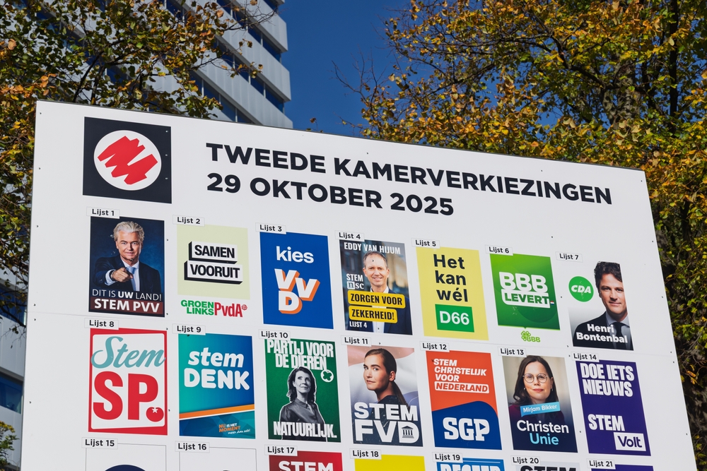 Hollanda, son iki yılda yaşadığı siyasi istikrarsızlıkların ardından 29 Ekim’de sandık başına gitmeye hazırlanıyor. Peki, hükûmet krizleri ve kurulamayan koalisyonlarla anılır hâle gelen Hollanda’yı erken seçimlerde ne bekliyor?