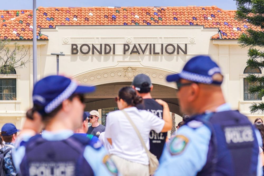 bondi beach avustralya silahlı saldırı antisemitizm hanuka