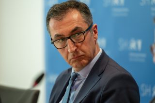 Almanya’nın İlk “Türk” Eyalet Başbakanı Cem Özdemir Kimdir?