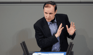 Mecliste Bir Dejavu: Alman Siyasetçilerin İslam Tartışması Neden Hep Aynı Yere Çıkıyor?