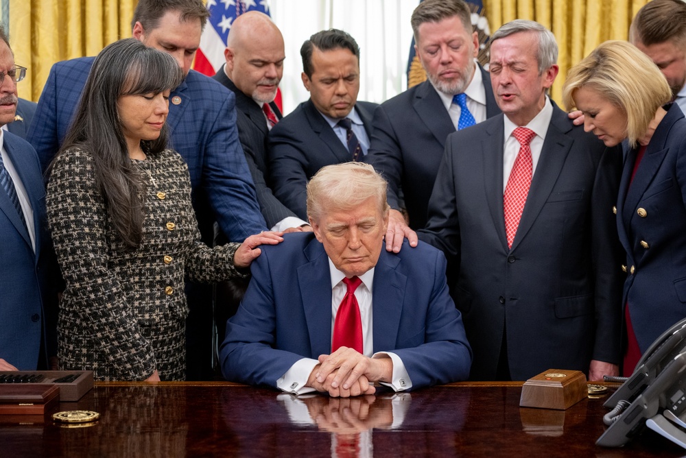 abd amerika bağımsızlık donald trump vatanseverlik sadakat savaşı