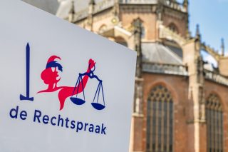 Aynı Suç, Farklı Hüküm: Hollanda’da Yoksullar Neden Daha Ağır Ceza Alıyor?