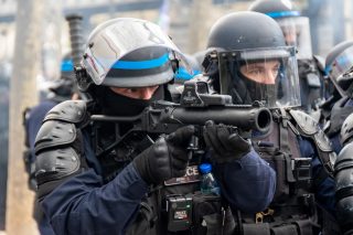 Fransa’da Ateş Eden Polise Hukuki Koruma, Mağdurlara Daha Ağır İspat Yükü