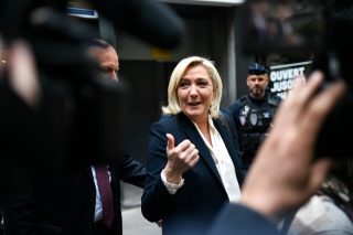 Mahkûmiyeti Onandı Ama Siyaset Yasağı Bitti: Marine Le Pen 2027’de Aday