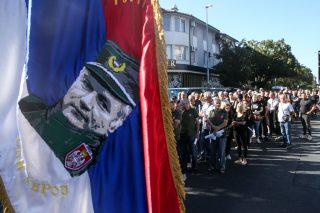 Savaş Suçlusu Mladić, Sırbistan’a Devlet Desteğiyle Defnedildi
